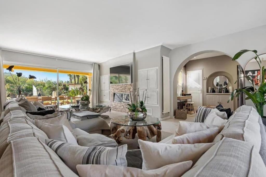 Grande Villa St-Tropez Area Avec Piscine Chauffee Gassin Exteriör bild