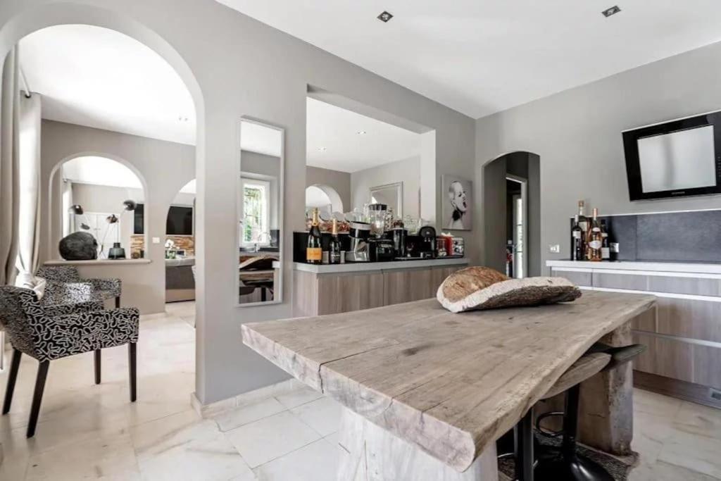 Grande Villa St-Tropez Area Avec Piscine Chauffee Gassin Exteriör bild
