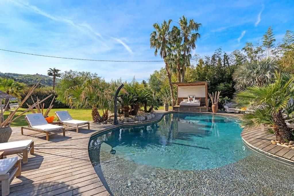 Grande Villa St-Tropez Area Avec Piscine Chauffee Gassin Exteriör bild