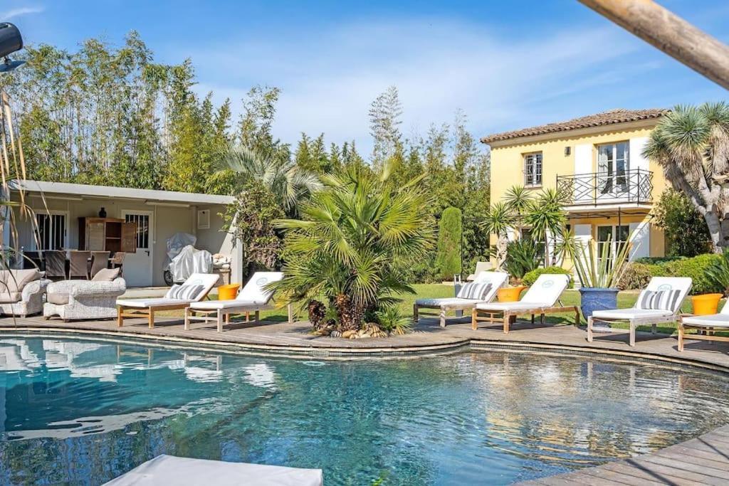 Grande Villa St-Tropez Area Avec Piscine Chauffee Gassin Exteriör bild